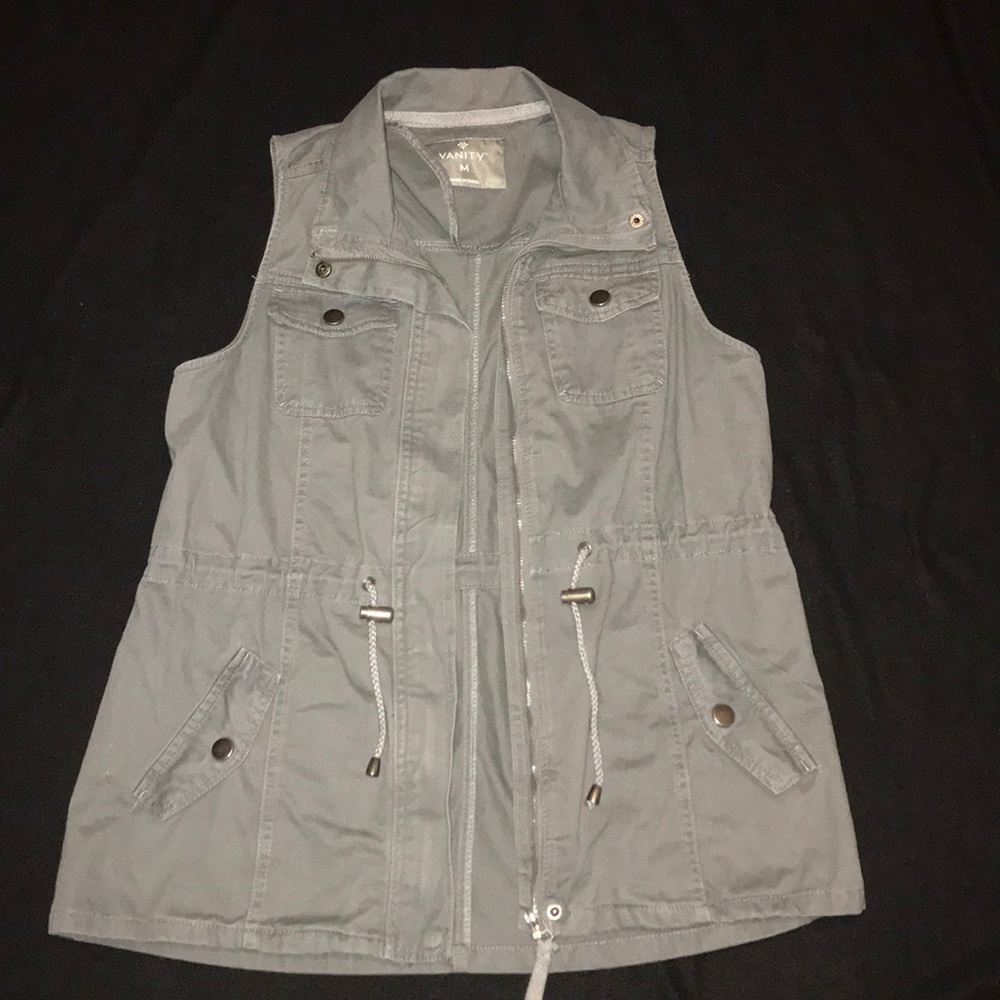 Vanity cargo vest